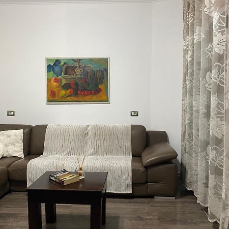 Main Apartment Тирана Екстериор снимка