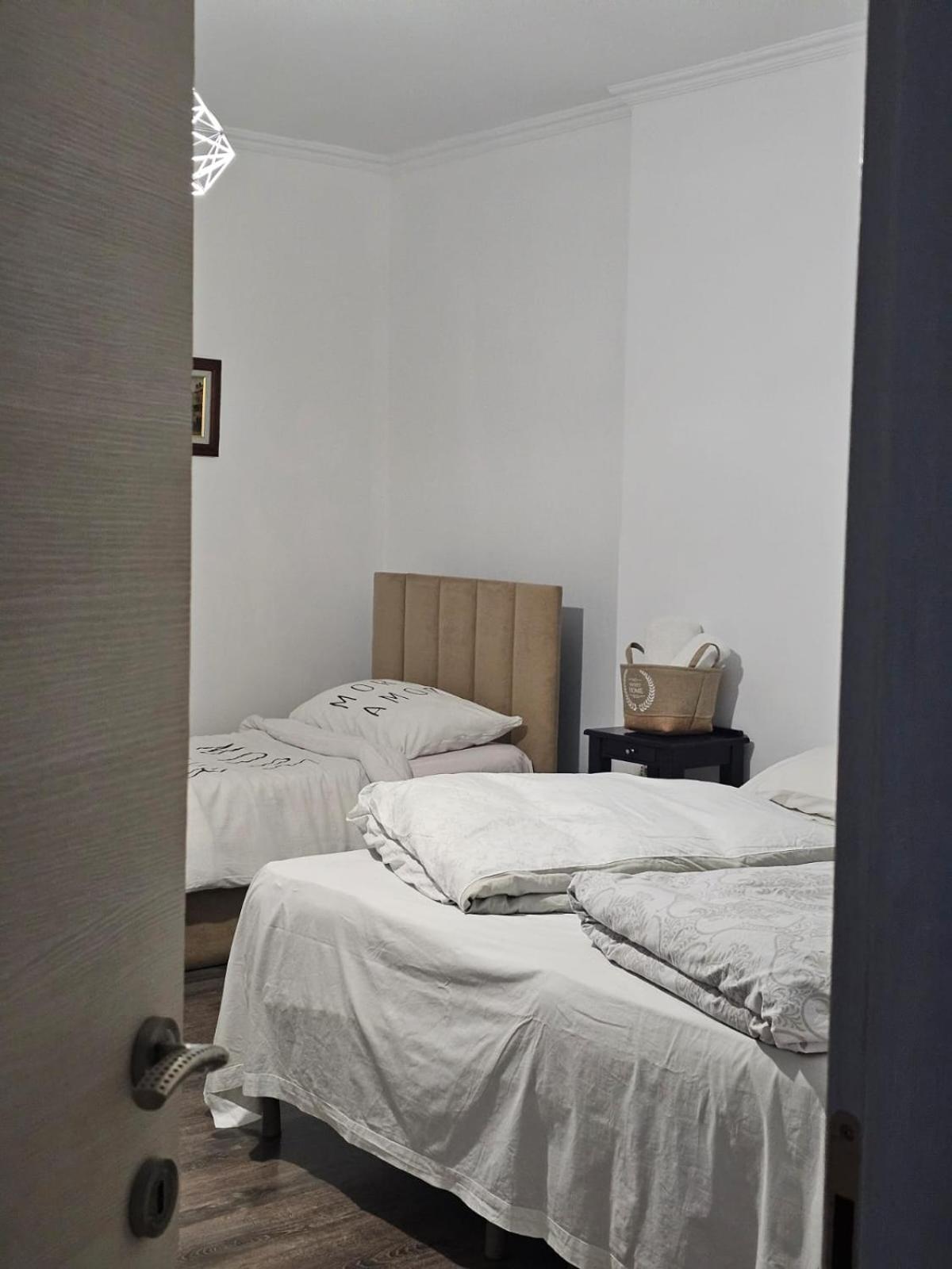 Main Apartment Тирана Екстериор снимка
