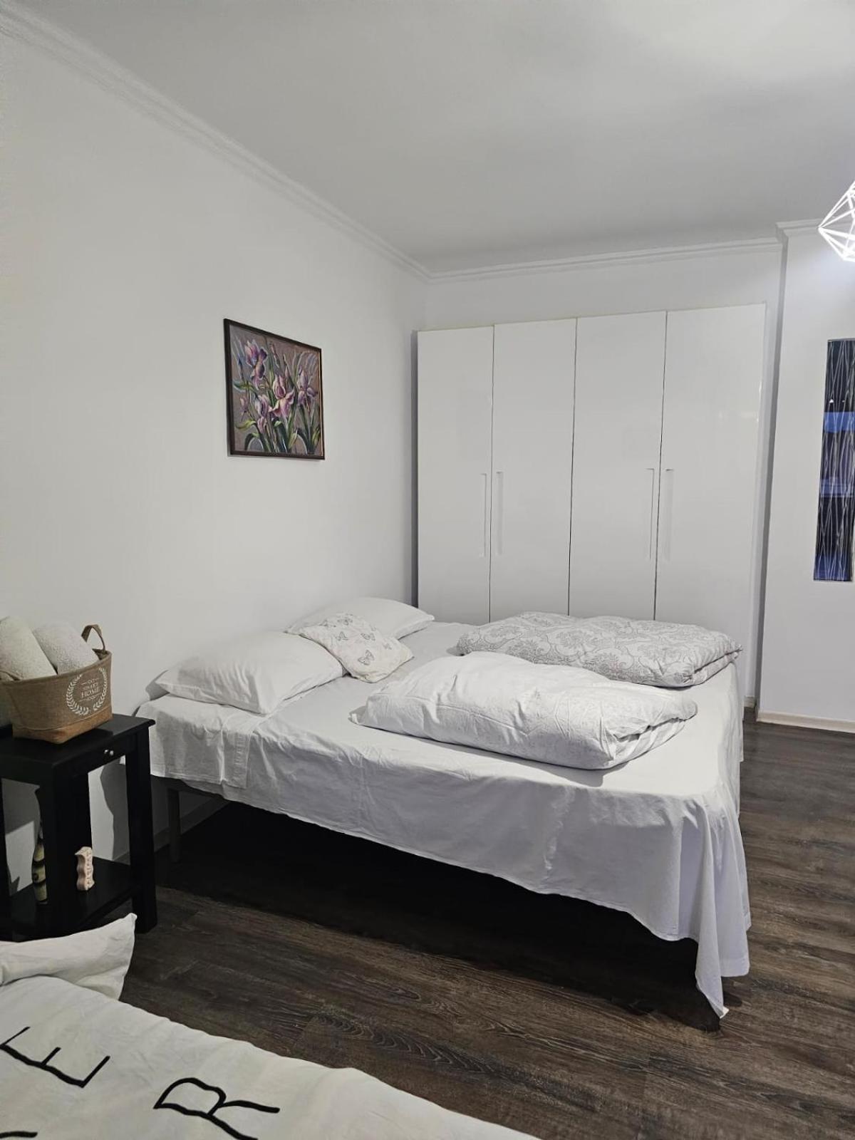 Main Apartment Тирана Екстериор снимка