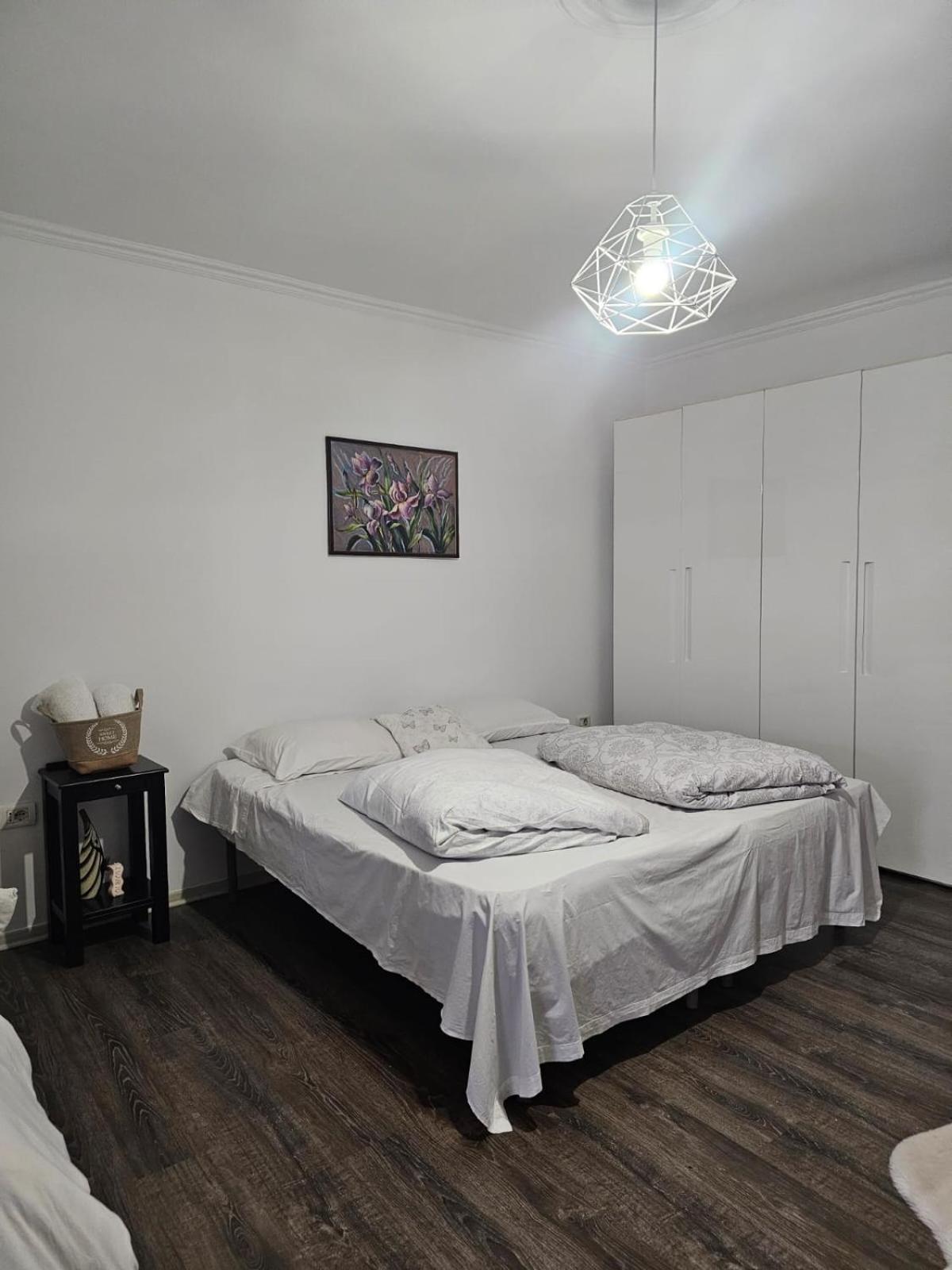 Main Apartment Тирана Екстериор снимка